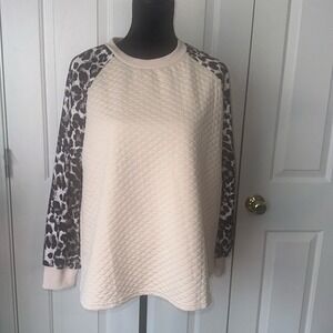 SHEIN Curve Womens  Quilted Leopard Raglan Sleeve Sweatshirt Cream Animal Print